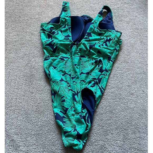 Lands End One Piece Swimsuit - Picture 2 of 3